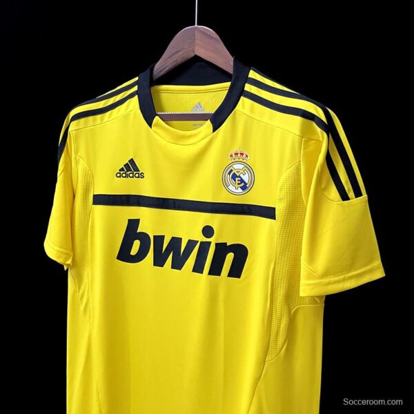 Retro 11/12 Real Madrid Goalkeeper Yellow Jersey - Image 7