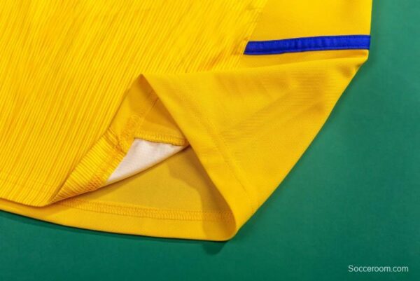 Retro 02/03 Leeds United Third Yellow Jersey - Image 3