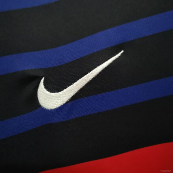 Retro 2020 France Benzema Jersey - Image 12