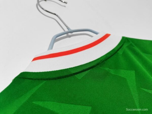 Retro 1990/92 Ireland Home Soccer Jersey - Image 2