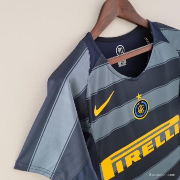Retro Inter Milan 04/05 Third Away Soccer Jersey - Image 6