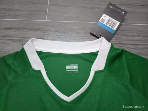 Retro 08/09 Wolfsburg Home Green Jersey - Image 6