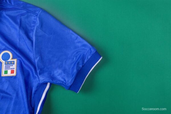 Retro 1998 Italy Home Soccer Jersey - Image 5