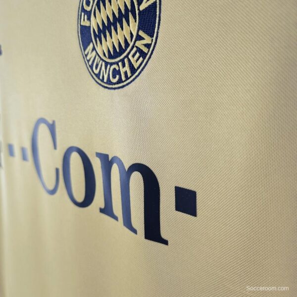 Retro 04/05 Bayern Munich Away  Soccer Jersey - Image 5