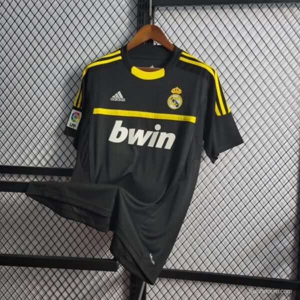 Retro 2011/12 Real Madrid Black Goalkeeper Jersey - Image 2