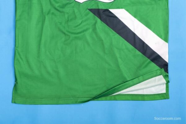 Retro 99/00 Liverpool Away Soccer Jersey - Image 4