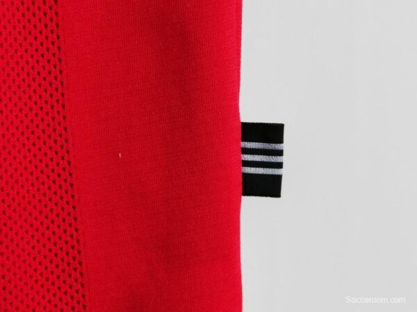 Retro 1995/96 Liverpool Home Soccer Jersey - Image 4