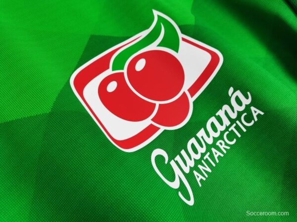 Retro 2020 Brazil Green Training Jersey - Image 8