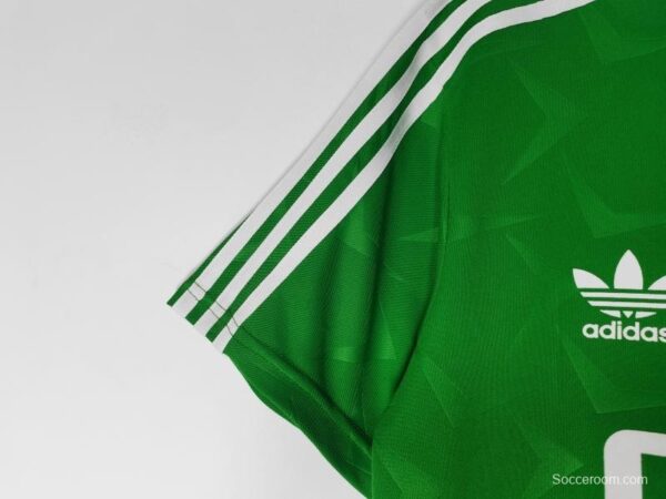 Retro 1990/92 Ireland Home Soccer Jersey - Image 3