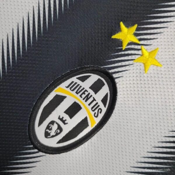 Retro 11/12 Juventus Home Jersey - Image 9