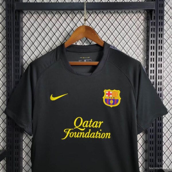 Retro 11/12 Barcelona Black Away Jersey - Image 6