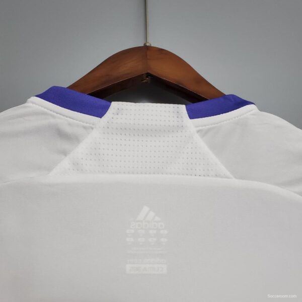 Retro Real Madrid 07/08 home Soccer Jersey - Image 4