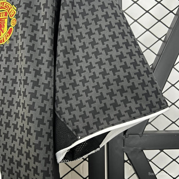 03/05 Retro Manchester United Away Jersey - Image 5