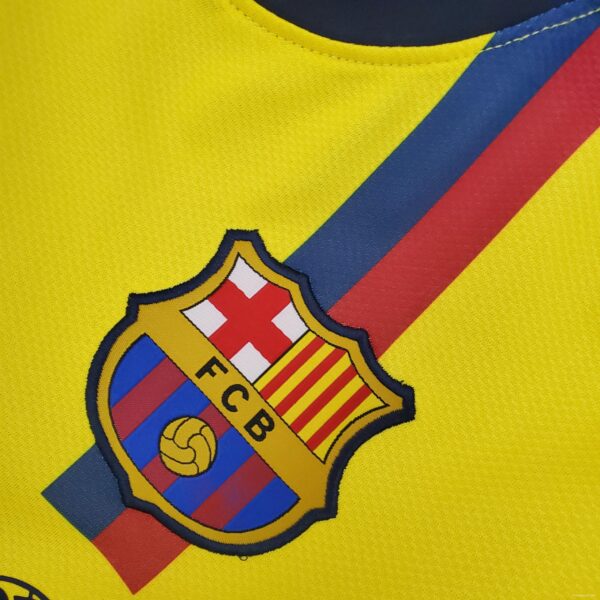 Retro Barcelona 08/09 away Soccer Jersey - Image 8